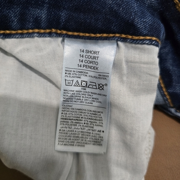 ⭐️40% Off⭐️ Old Navy Mid-Rise Power Straight Jeans - Picture 7 of 16